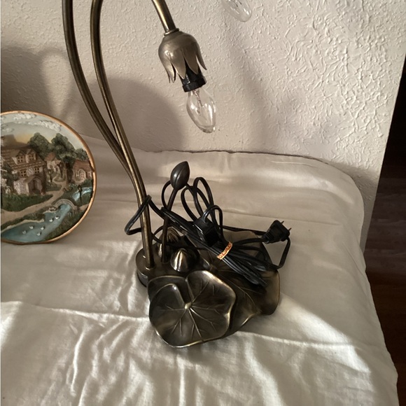 Rare find beautiful brass table lamp - Picture 6 of 7